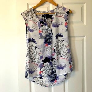 Patterned sleeveless blouse